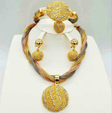 Fine Gold Jewelry Set - fydaskepas