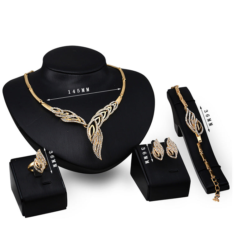 Gold Jewelry Set - fydaskepas