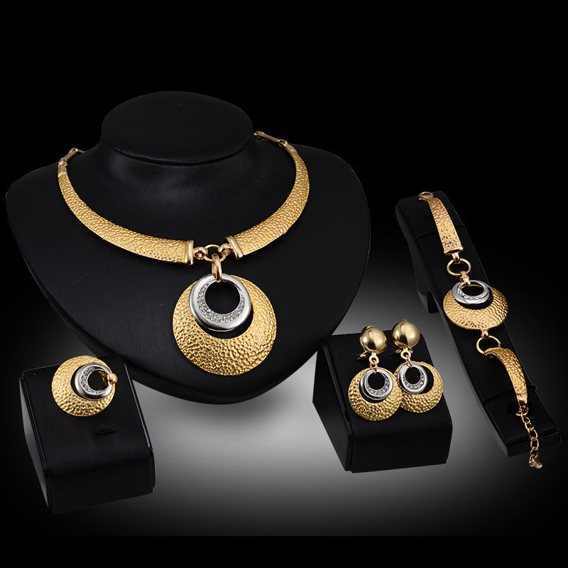 Gold Jewelry Set - fydaskepas