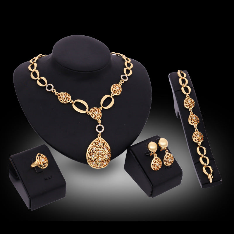 Gold Jewelry Set - fydaskepas