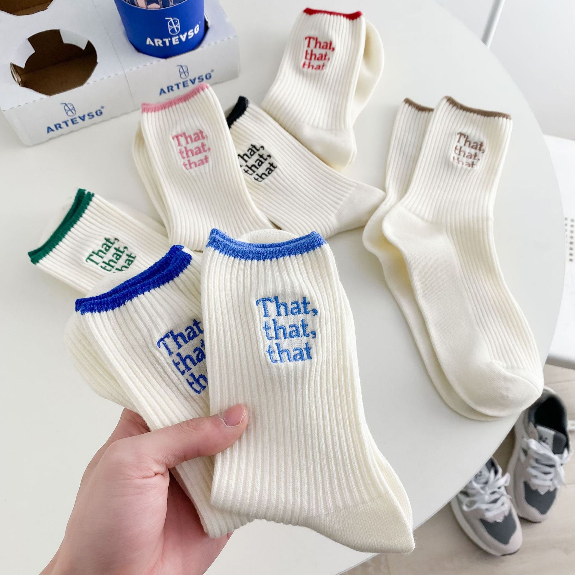 White Embroidered Socks for Women - fydaskepas